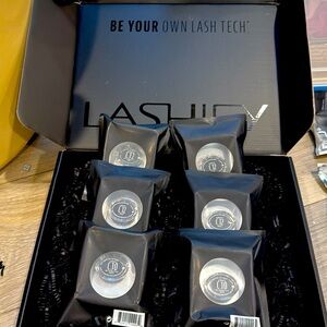 Lashify bundle: 4 - C12 gossamers and 2 - C10 gossamers in TRUFFLE